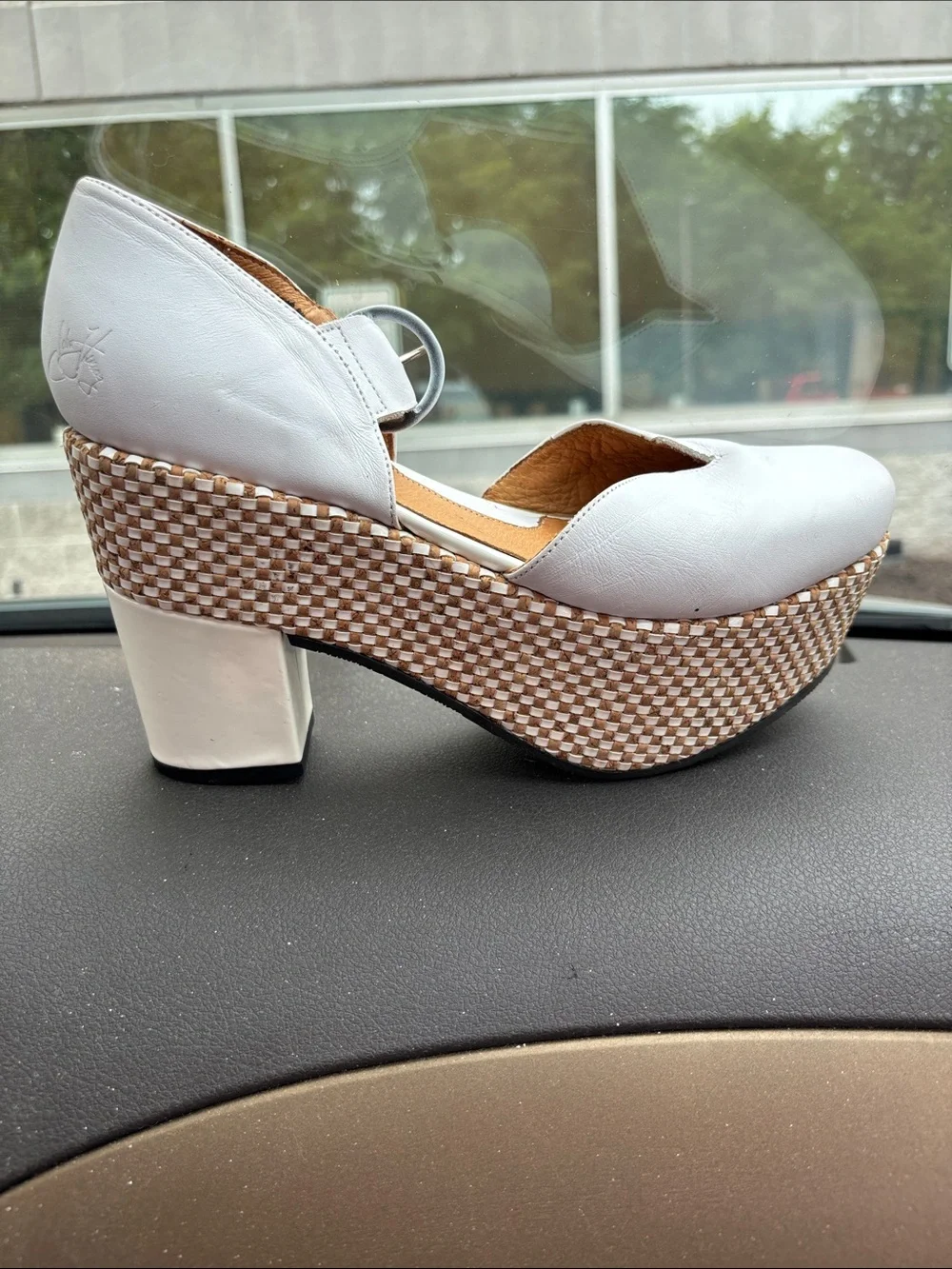 Fluevog ana Rita White Platform Mary Jane Heels - Women's Stylish Comfort